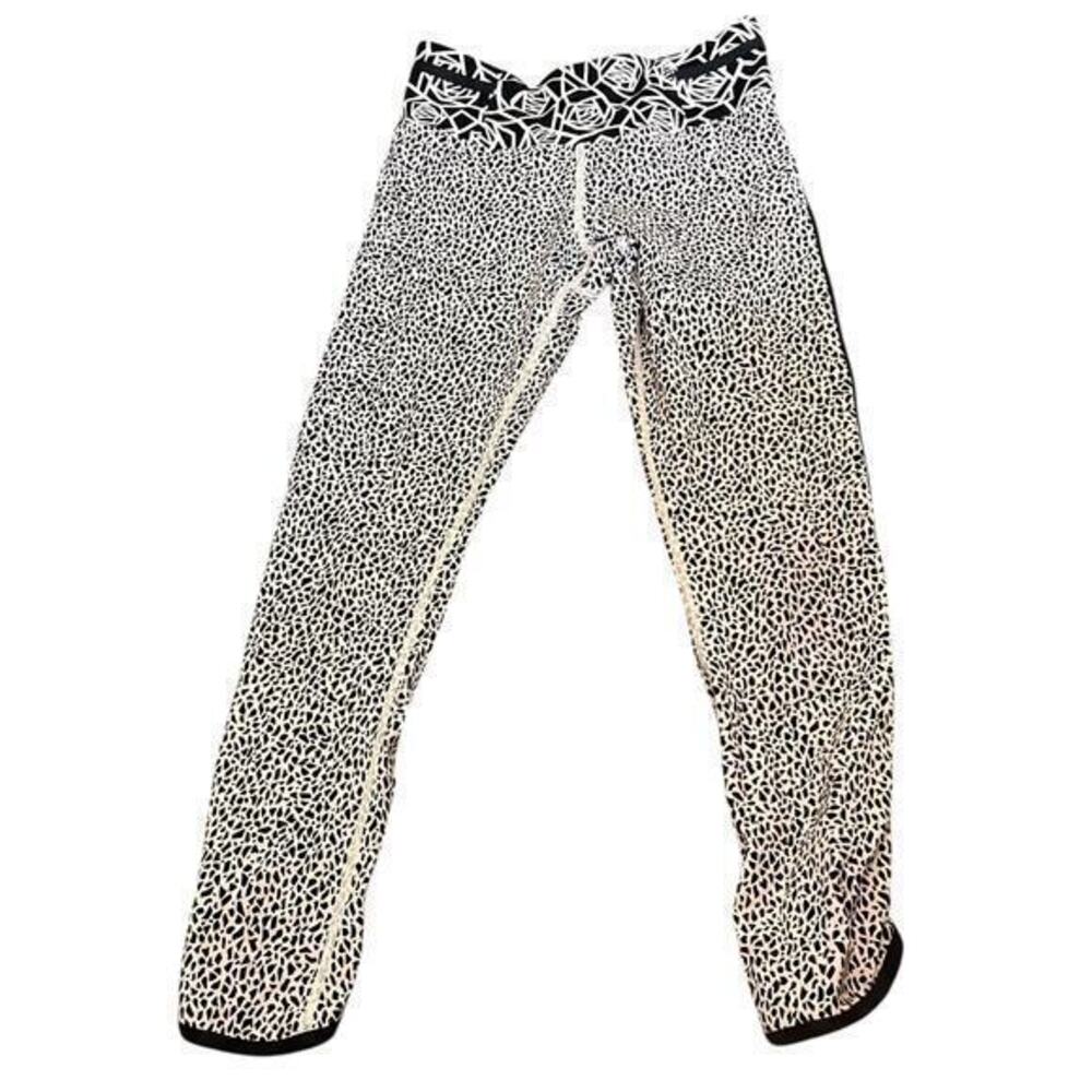 LULULEMON Real Quick Tight Mosaic Posey Black white animal print leggings sz 4
